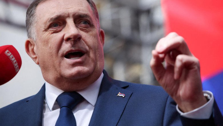 Bosnia calls vote to replace banned leader of Serb statelet Milorad Dodik
