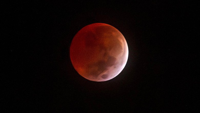 Blood moon rises during total lunar eclipse. See the photos.