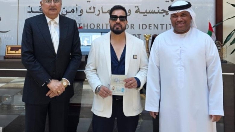 Renowned Bollywood singer and performer Mika Singh has been granted the prestigious UAE Golden Visa
