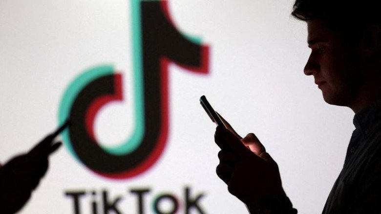 Donald Trump signs order on TikTok to pave way for US ownership | US News